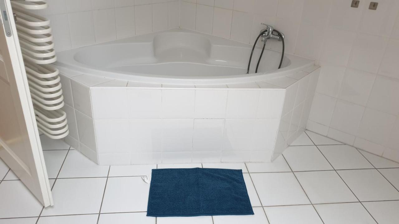 Fw Budueren Mit Oeffentlichem Wasserzugang 켓진 외부 사진